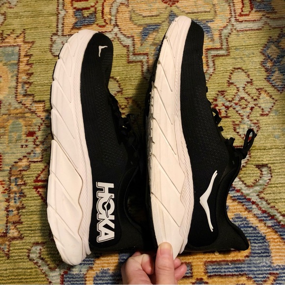 MEN'S HOKA ARAHI 7 RUNNING SHOES - Picture 7 of 9